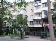 Satılır 2 otaqlı 50 m2 köhnə tikili Yasamal r.