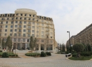 İcarəyə verilir 4 otaqlı 136 m2 yeni tikili Ağ şəhər