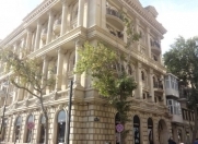 Satılır 9 otaqlı 350 m2 köhnə tikili 28 May m.