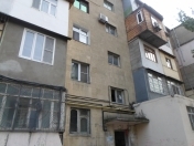 Satılır 1 otaqlı 40 m2 köhnə tikili Həzi Aslanov m.