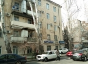 Satılır 3 otaqlı 70 m2 köhnə tikili Dövlət Statistika Komitəsi