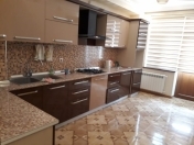 Satılır 3 otaqlı 136 m2 yeni tikili İnşaatçılar m.