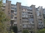 Satılır 1 otaqlı 40 m2 köhnə tikili Ayna Sultanova heykəli