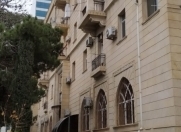 İcarəyə verilir 11 otaqlı 360 m2 ofis Gənclik m.