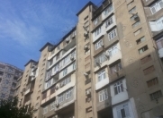 Satılır 1 otaqlı 44 m2 köhnə tikili Ayna Sultanova heykəli