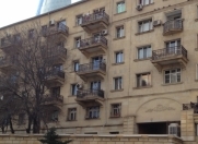 Satılır 3 otaqlı 60 m2 köhnə tikili Səməd Vurğun parkı