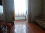 Satılır 1 otaqlı 30 m2 köhnə tikili Ukrayna dairəsi