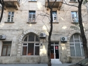 Satılır 2 otaqlı 60 m2 ofis Gənclik m.