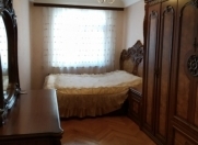 Satılır 3 otaqlı 70 m2 köhnə tikili Yasamal r.