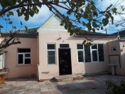 Satılır 5 otaqlı 180 m2 həyət evi İnşaatçılar m.