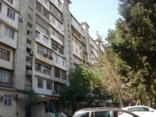 Satılır 2 otaqlı 63 m2 köhnə tikili İnşaatçılar m.