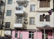 Satılır 3 otaqlı 81 m2 köhnə tikili Tibb Universiteti