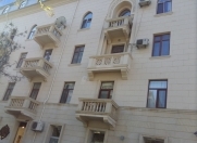 Satılır 2 otaqlı 60 m2 köhnə tikili Dövlət Statistika Komitəsi