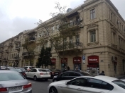 Satılır 5 otaqlı 250 m2 köhnə tikili 28 May m.