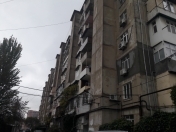 Satılır 2 otaqlı 68 m2 köhnə tikili İnşaatçılar m.