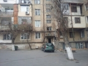Satılır 2 otaqlı 43 m2 köhnə tikili Yasamal r.