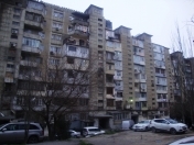 Satılır 2 otaqlı 60 m2 köhnə tikili Yasamal r.