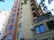 İcarəyə verilir 10 otaqlı 470 m2 ofis 28 May m.
