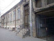 Satılır 4 otaqlı 100 m2 obyekt Elmlər Akademiyası m.