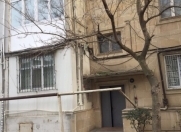 Satılır 3 otaqlı 70 m2 köhnə tikili Fairmont otel