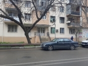 Satılır 2 otaqlı 32 m2 köhnə tikili Elmlər Akademiyası m.