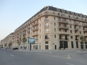 İcarəyə verilir 4 otaqlı 190 m2 yeni tikili Şah İsmayıl Xətai m.