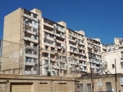 Satılır 3 otaqlı 80 m2 köhnə tikili Yasamal r.