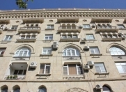 İcarəyə verilir 3 otaqlı 85 m2 köhnə tikili Səməd Vurğun parkı