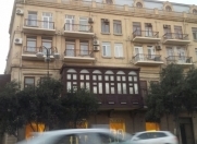 Satılır 3 otaqlı 100 m2 köhnə tikili Azneft meydanı