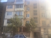 Satılır 2 otaqlı 55 m2 köhnə tikili İnşaatçılar m.