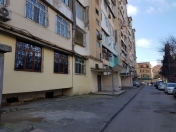 Satılır 5 otaqlı 140 m2 köhnə tikili Gənclik m.