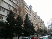 Satılır 3 otaqlı 80 m2 köhnə tikili Əhmədli m.