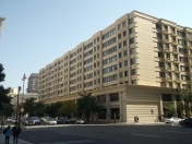 Satılır 2 otaqlı 65 m2 köhnə tikili Səməd Vurğun parkı