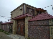 Satılır 7 otaqlı 300 m2 həyət evi Binə