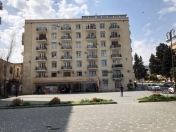 Satılır 3 otaqlı 100 m2 köhnə tikili Azadlıq meydanı