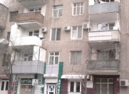 İcarəyə verilir 3 otaqlı 80 m2 köhnə tikili Nəriman Nərimanov parkı