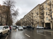 İcarəyə verilir 4 otaqlı 140 m2 köhnə tikili İçəri Şəhər m.