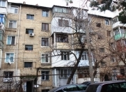 Satılır 2 otaqlı 35 m2 köhnə tikili Yasamal r.