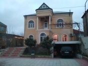 Satılır 5 otaqlı 220 m2 həyət evi Saray