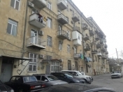 Satılır 2 otaqlı 60 m2 köhnə tikili Bayıl parkı