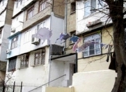 Satılır 3 otaqlı 65 m2 köhnə tikili İnşaatçılar m.