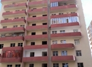 Satılır 2 otaqlı 103 m2 köhnə tikili İnşaatçılar m.