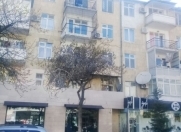 Satılır 3 otaqlı 60 m2 köhnə tikili Koala parkı