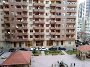 İcarəyə verilir 4 otaqlı 200 m2 yeni tikili Səməd Vurğun parkı