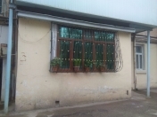 Satılır 4 otaqlı 80 m2 köhnə tikili Tibb Universiteti