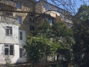 Satılır 3 otaqlı 60 m2 köhnə tikili Yasamal r.