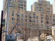 İcarəyə verilir 4 otaqlı 200 m2 yeni tikili Nizami r.