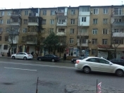 Satılır 3 otaqlı 75 m2 köhnə tikili Elmlər Akademiyası m.
