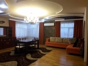 İcarəyə verilir 4 otaqlı 180 m2 yeni tikili Ayna Sultanova heykəli