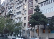 Satılır 4 otaqlı 140000 m2 köhnə tikili Yasamal r.